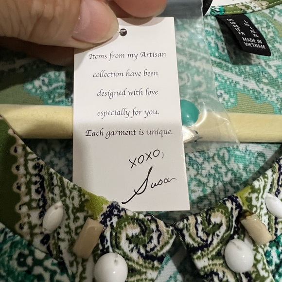 Susan Graver Liquid Knit printed tunic.  Shades of green with white throughout. - Picture 7 of 12